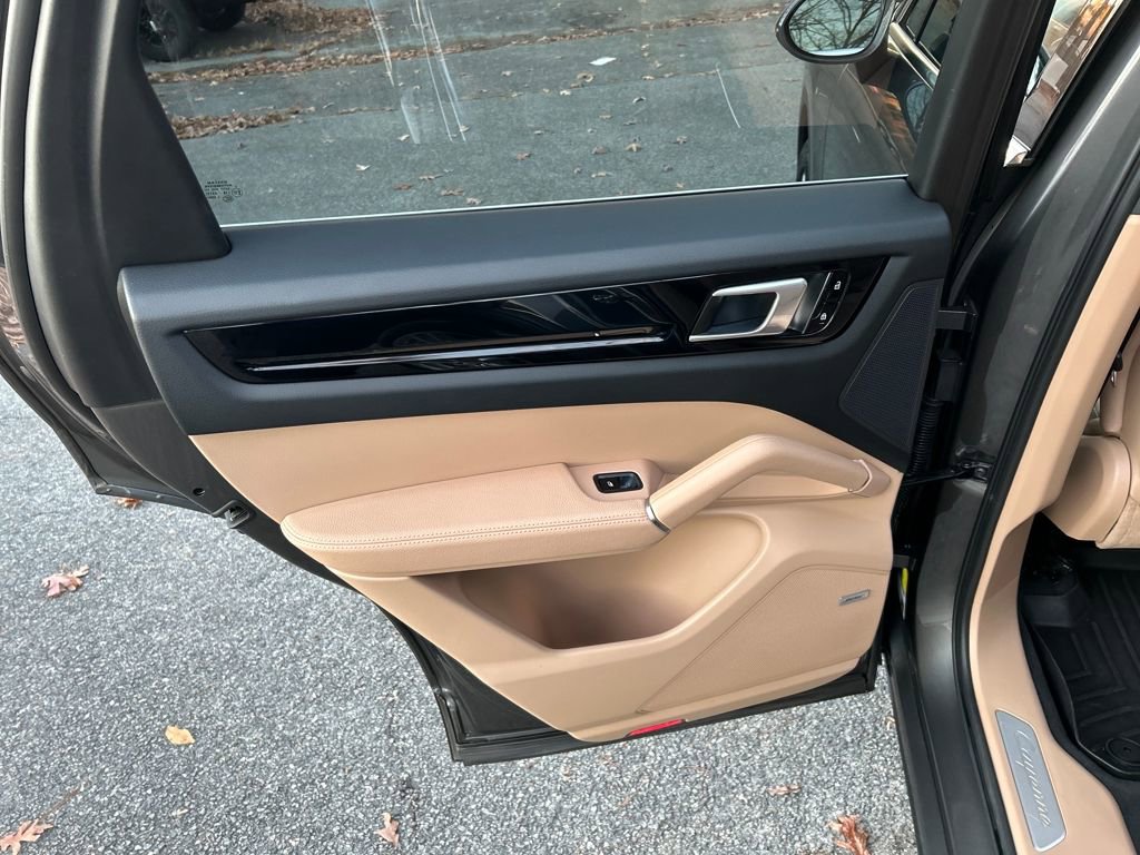 Used 2020 Porsche Cayenne image 20