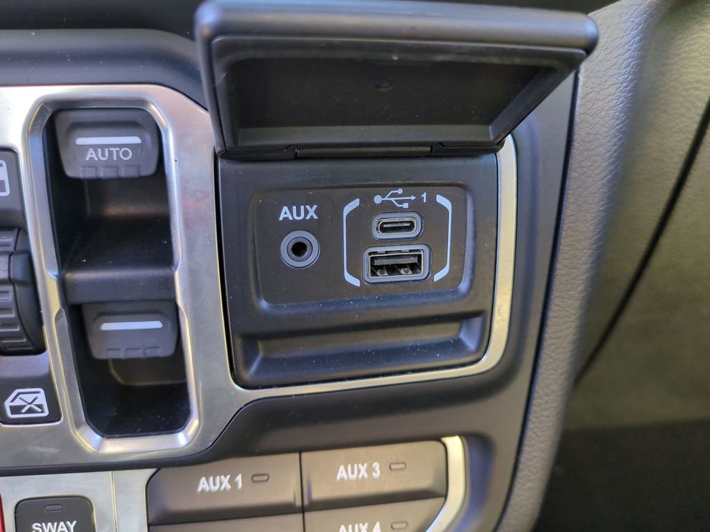 Used 2018 Jeep Wrangler Unlimited Rubicon image 23