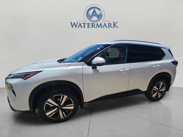 Used 2025 Nissan Rogue SL AWD/4WD image 1