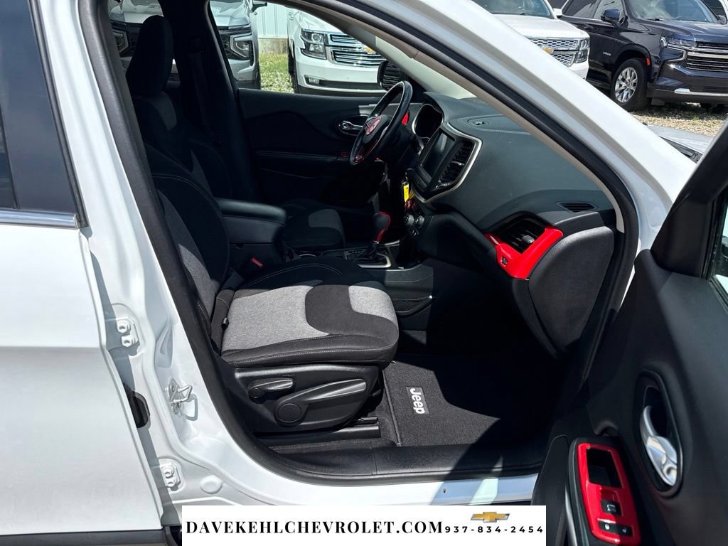 Used 2014 Jeep Cherokee Latitude FWD image 29