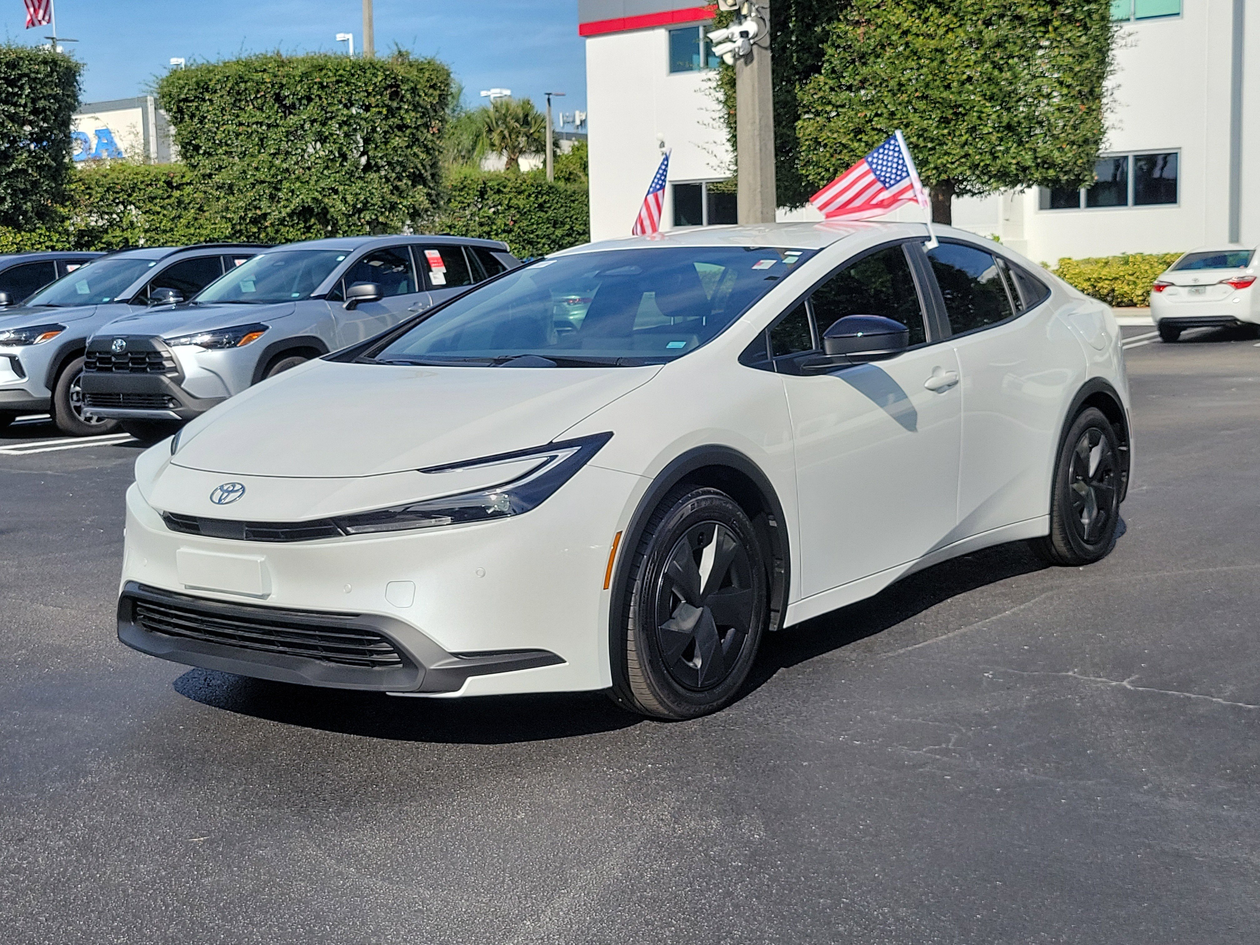 Used 2024 Toyota Prius LE image 5
