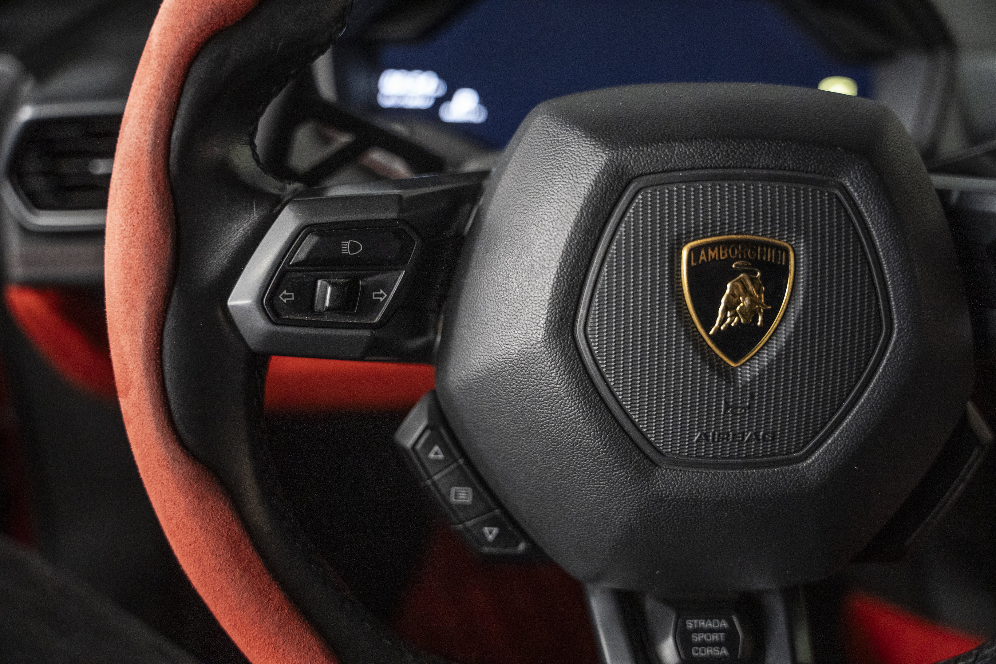 Used 2015 Lamborghini Huracan LP 610-4 image 25