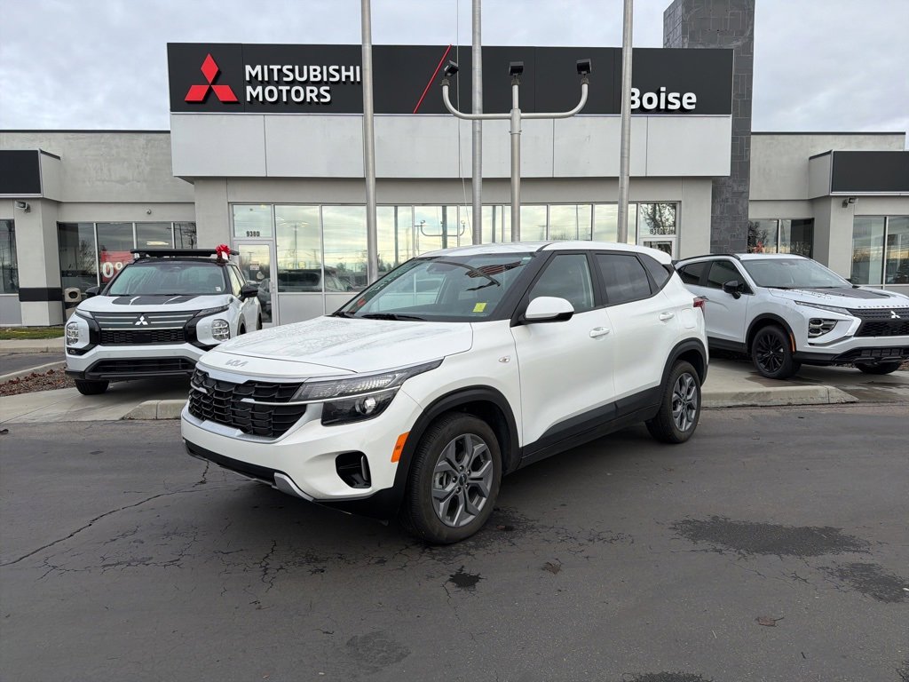 Used 2024 Kia Seltos LX image 1