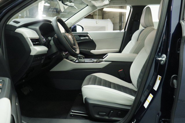 New 2026 Mitsubishi Outlander SE FWD image 6