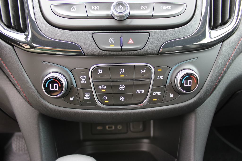 Used 2022 Chevrolet Equinox RS w/ RS Leather Package AWD/4WD image 25