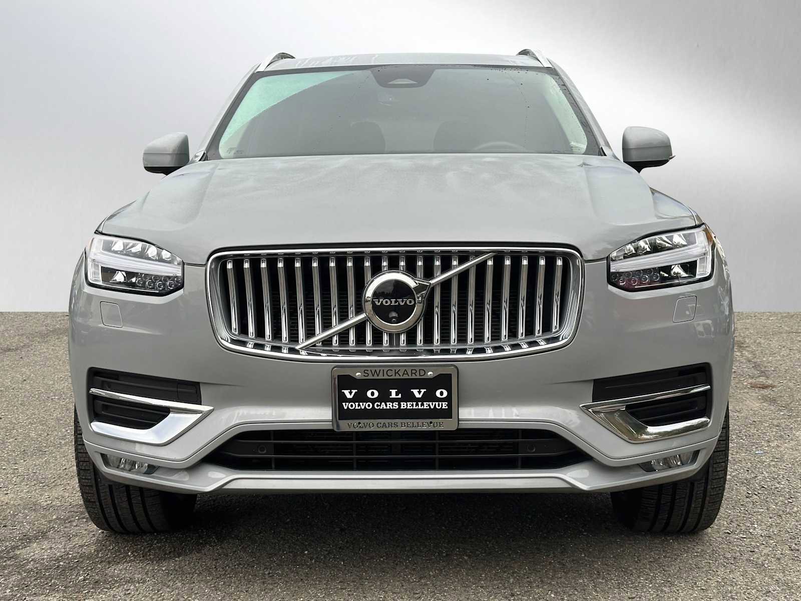Certified 2025 Volvo XC90 B6 Plus image 8