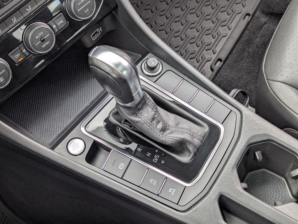 Used 2019 Volkswagen Jetta SEL FWD image 16