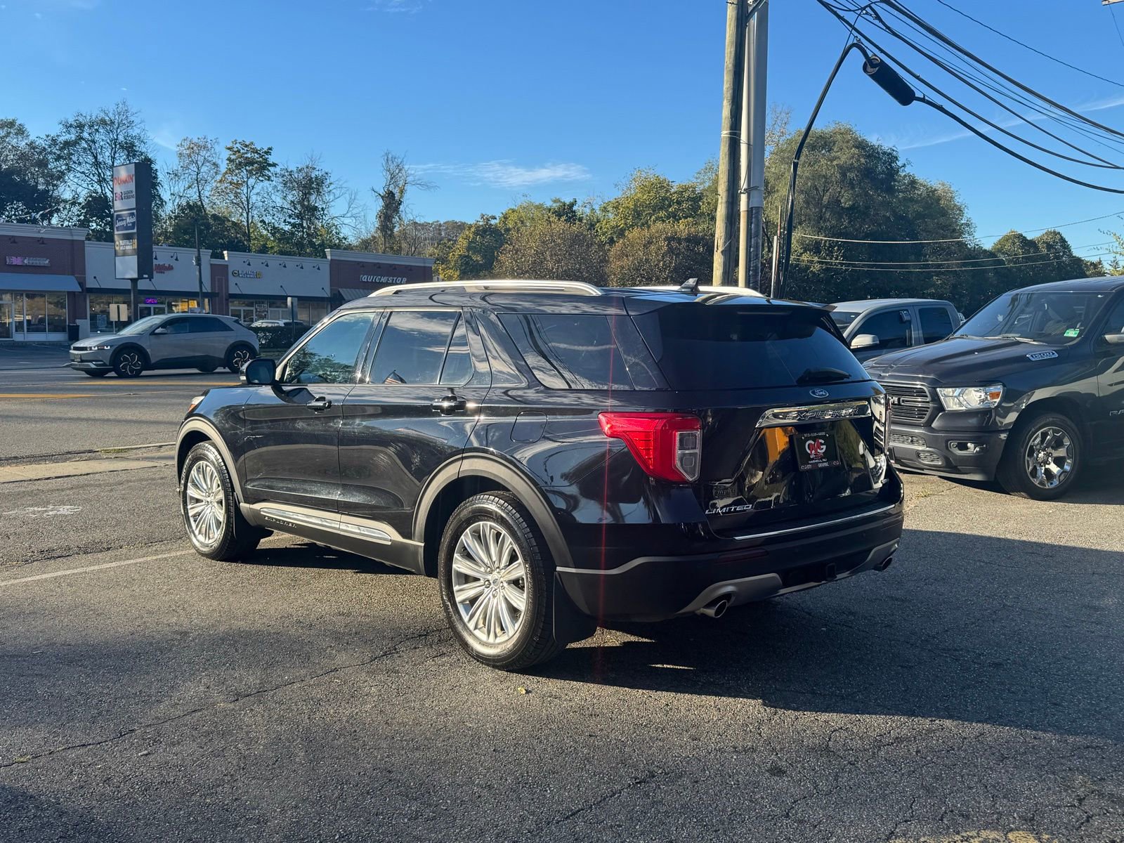 Used 2020 Ford Explorer Limited w/ Class III Trailer Tow Package image 7