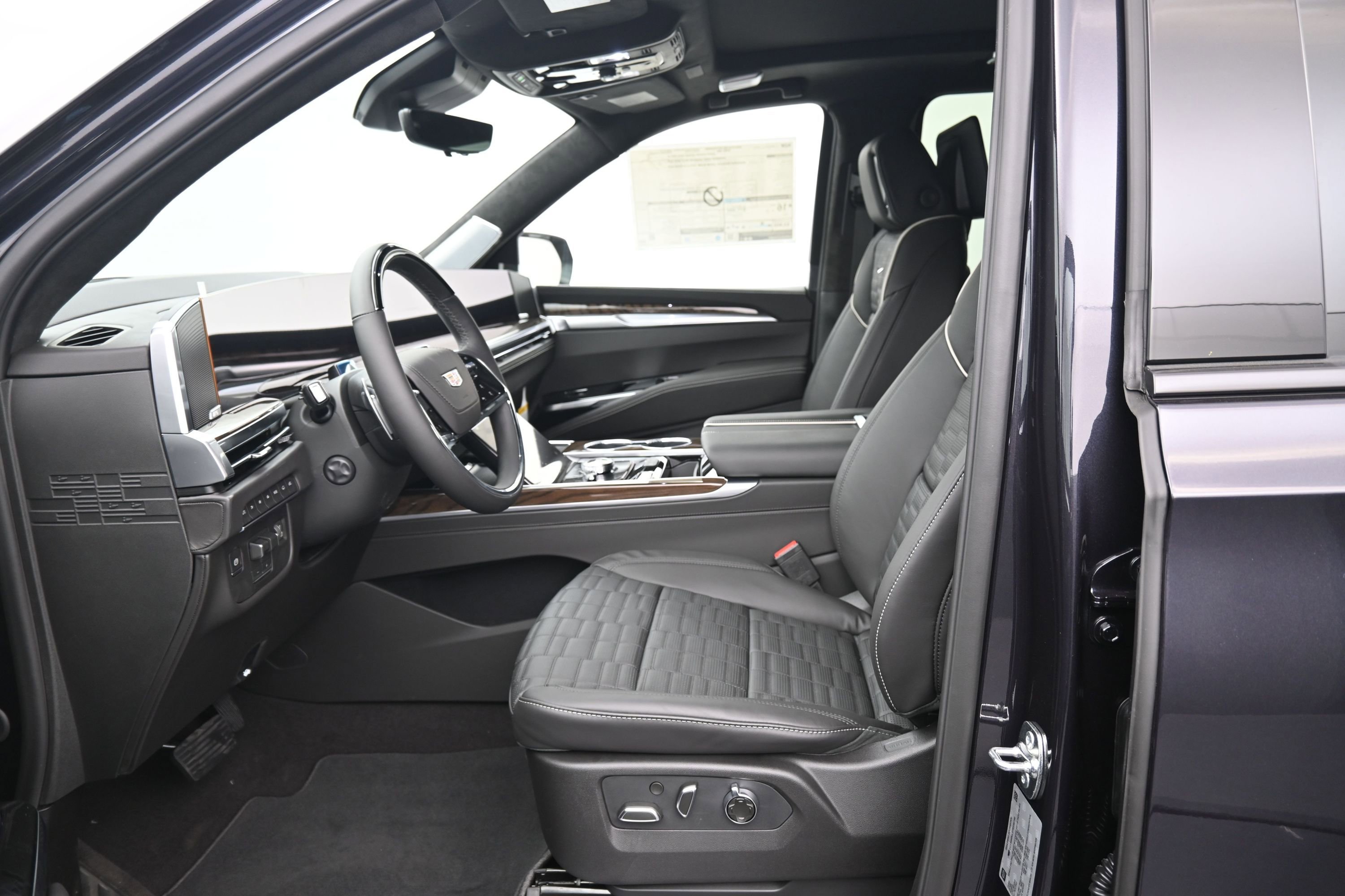 New 2026 Cadillac Escalade ESV Platinum Sport w/ LPO, Floor Liner Package AWD/4WD image 11