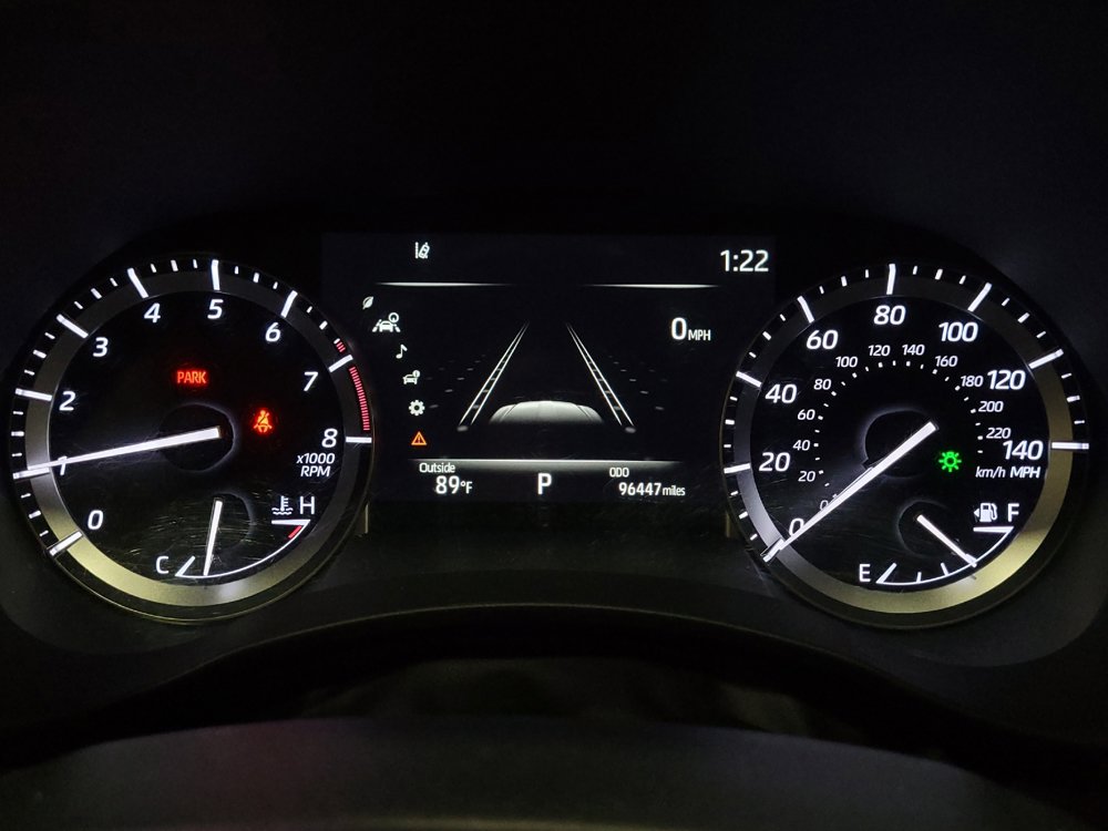 Used 2022 Toyota Highlander XLE AWD/4WD image 23