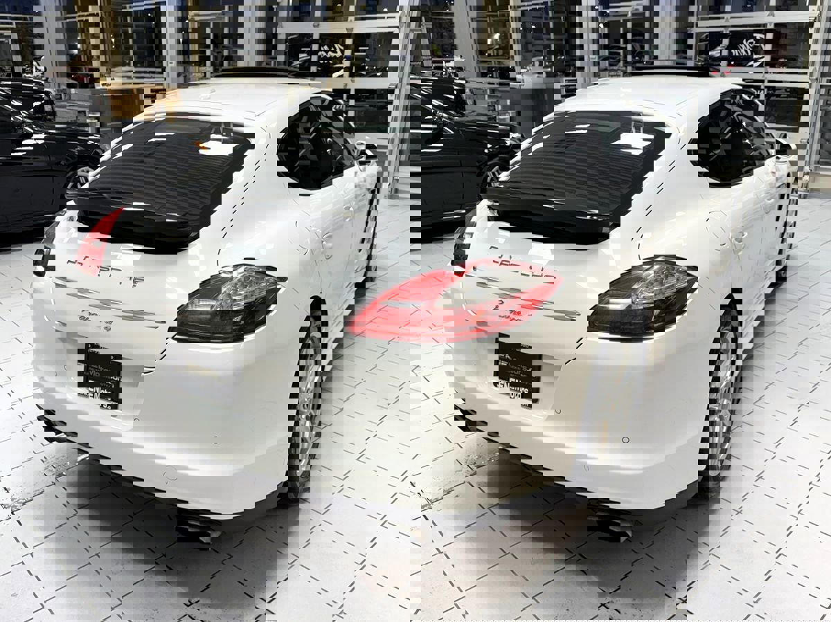 Used 2012 Porsche Panamera 4 image 8