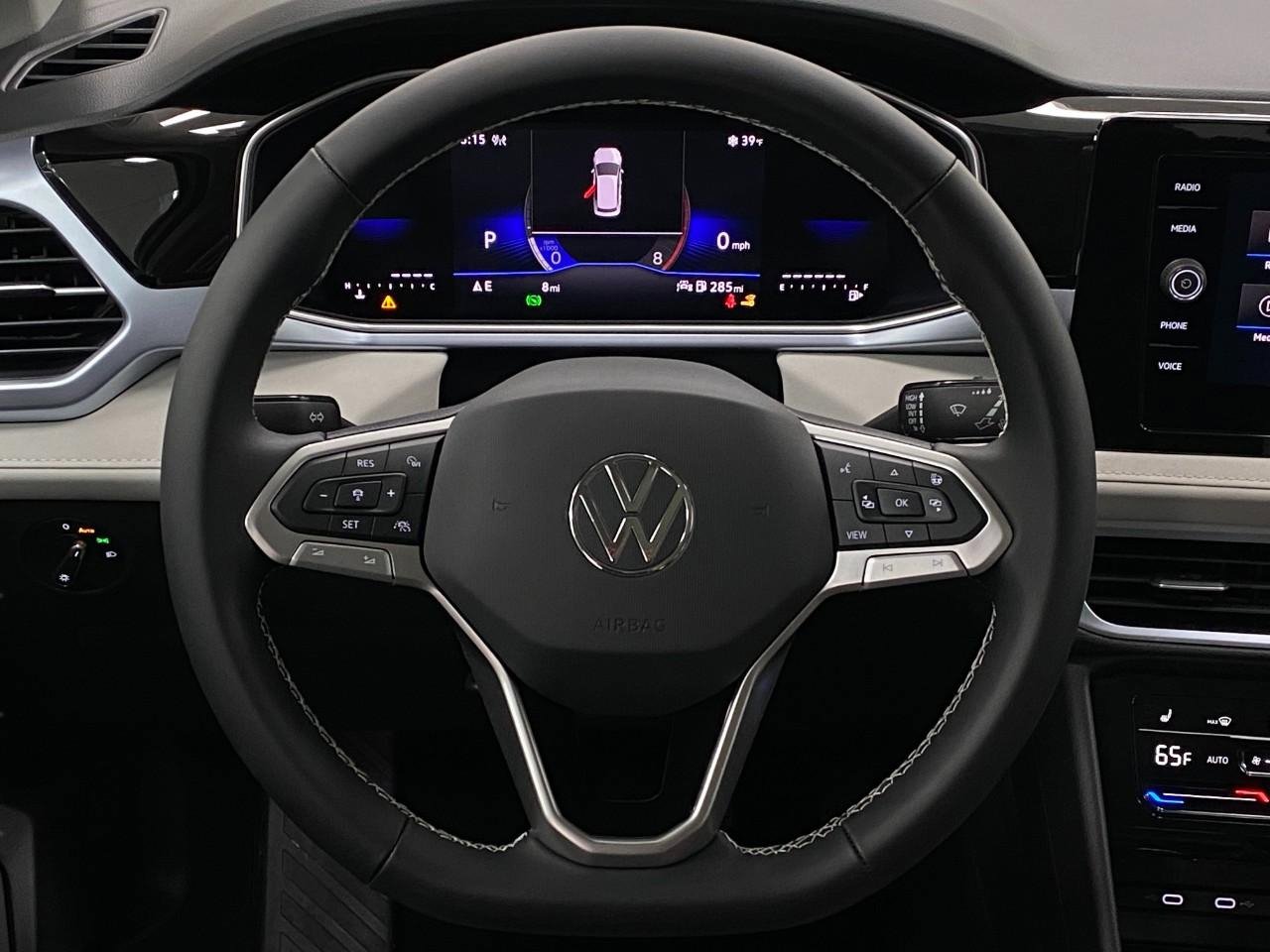 New 2026 Volkswagen Taos SE image 13