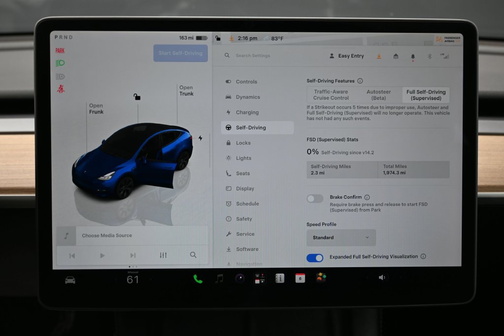 Used 2025 Tesla Model Y Long Range RWD image 25