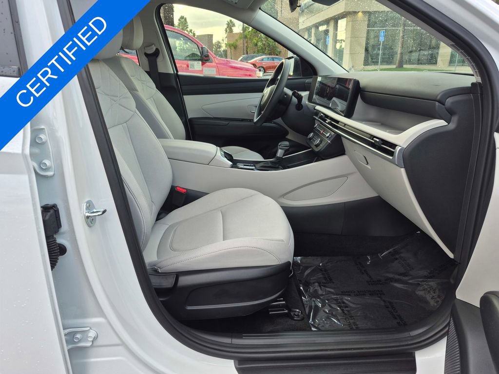 Used 2025 Hyundai Tucson SE image 25
