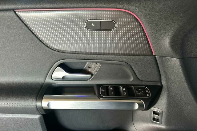 Certified 2022 Mercedes-Benz EQB 350 4MATIC image 11