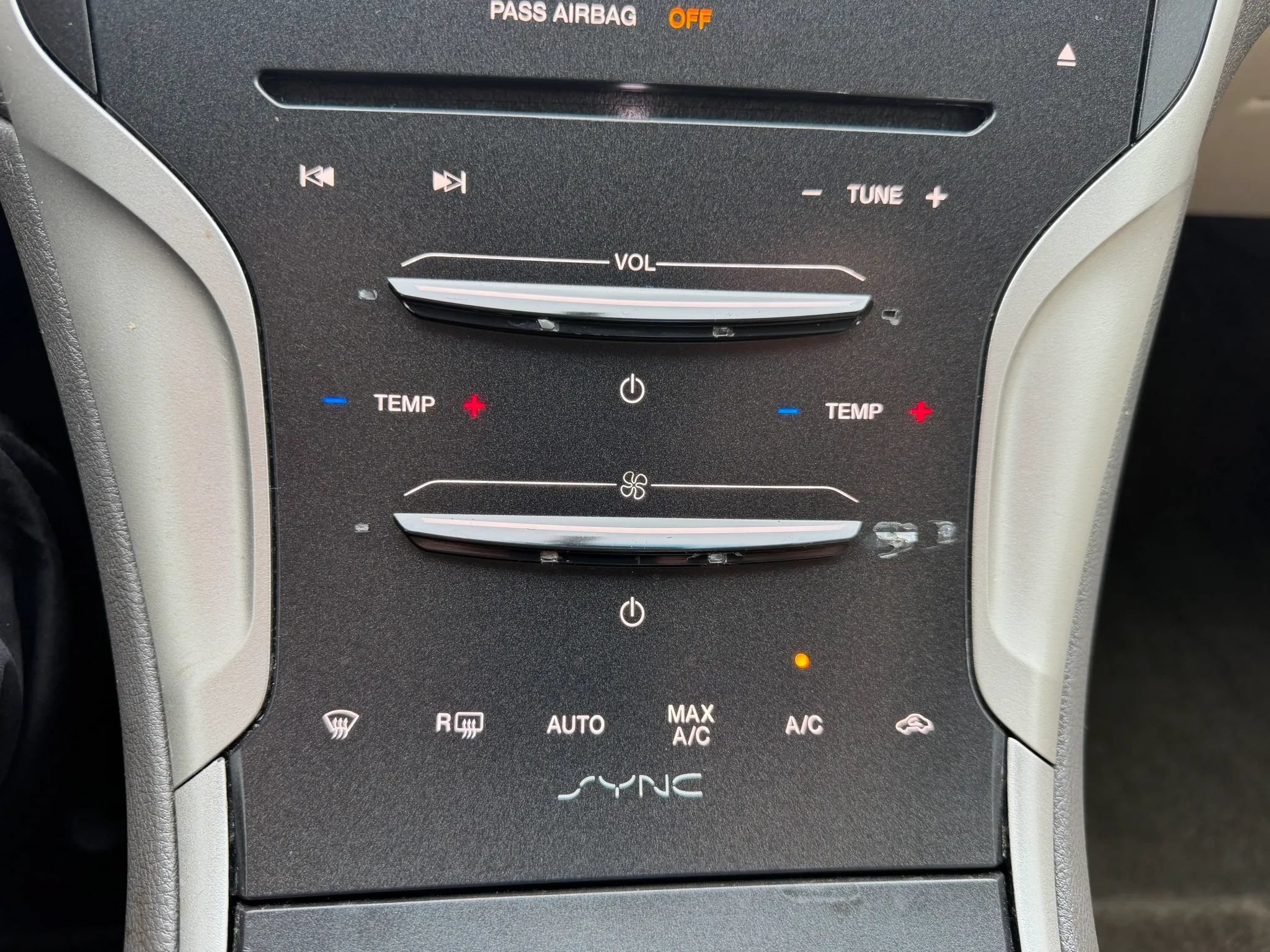 Used 2016 Lincoln MKZ w/ Equipment Group 200A Select FWD image 17