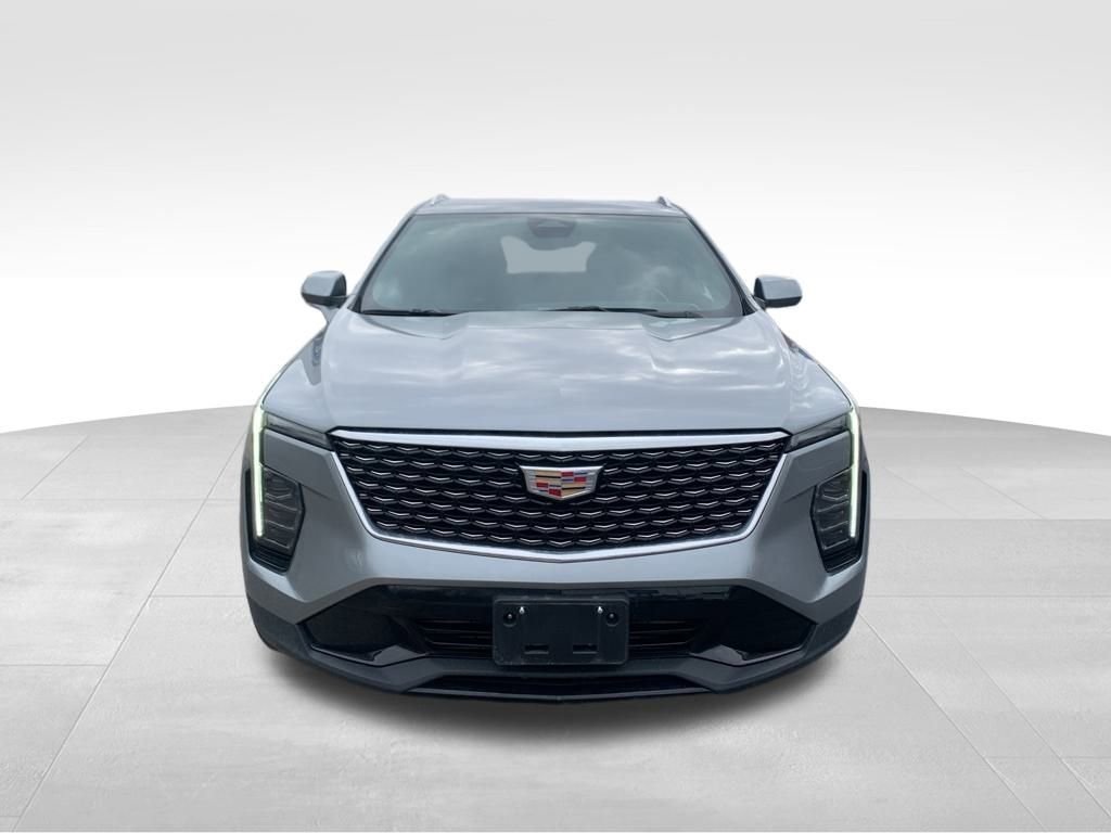 Used 2024 Cadillac XT4 Premium Luxury image 2