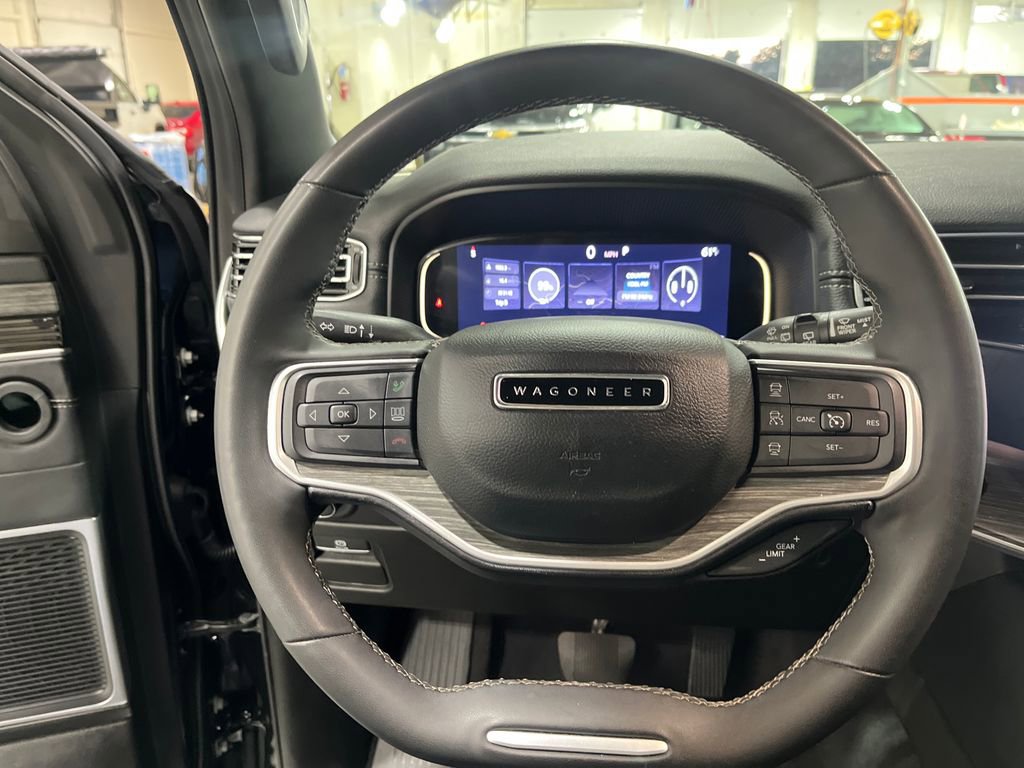 Used 2024 Jeep Wagoneer L Series II w/ Flexible Seating Group image 22