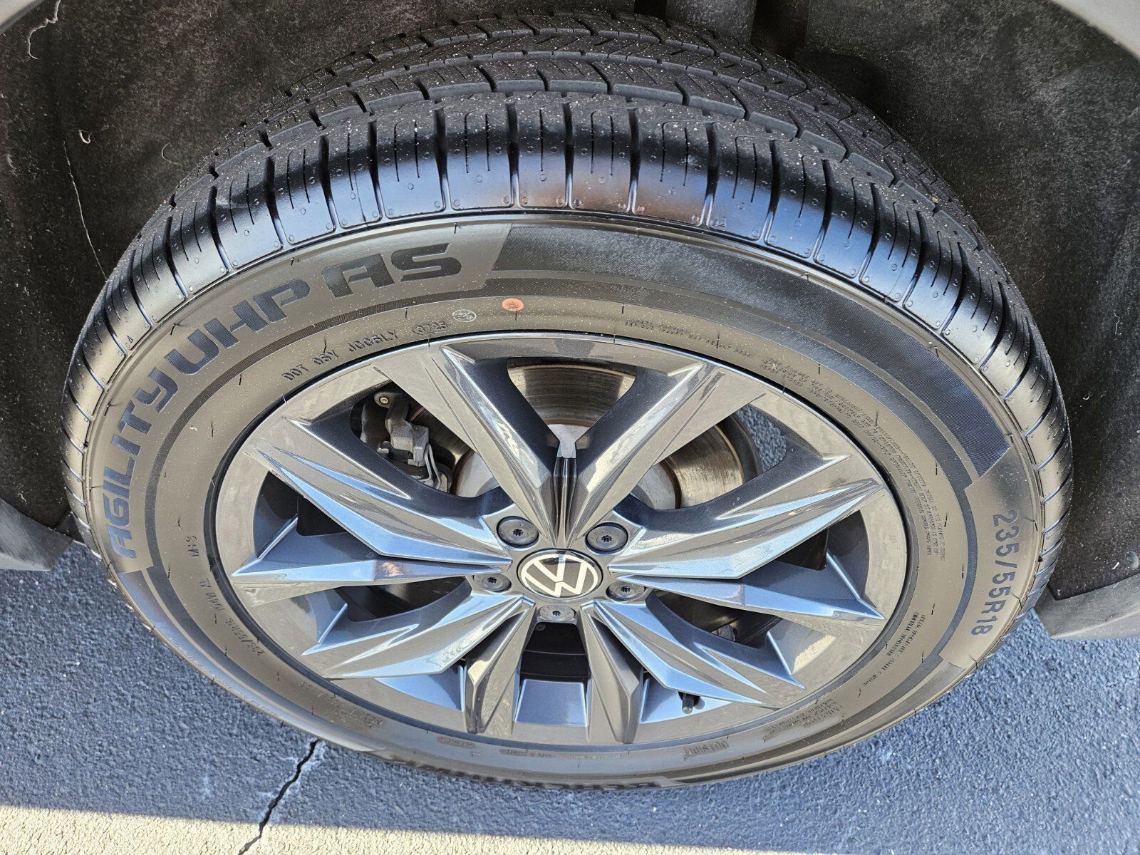 Used 2024 Volkswagen Tiguan SE image 14