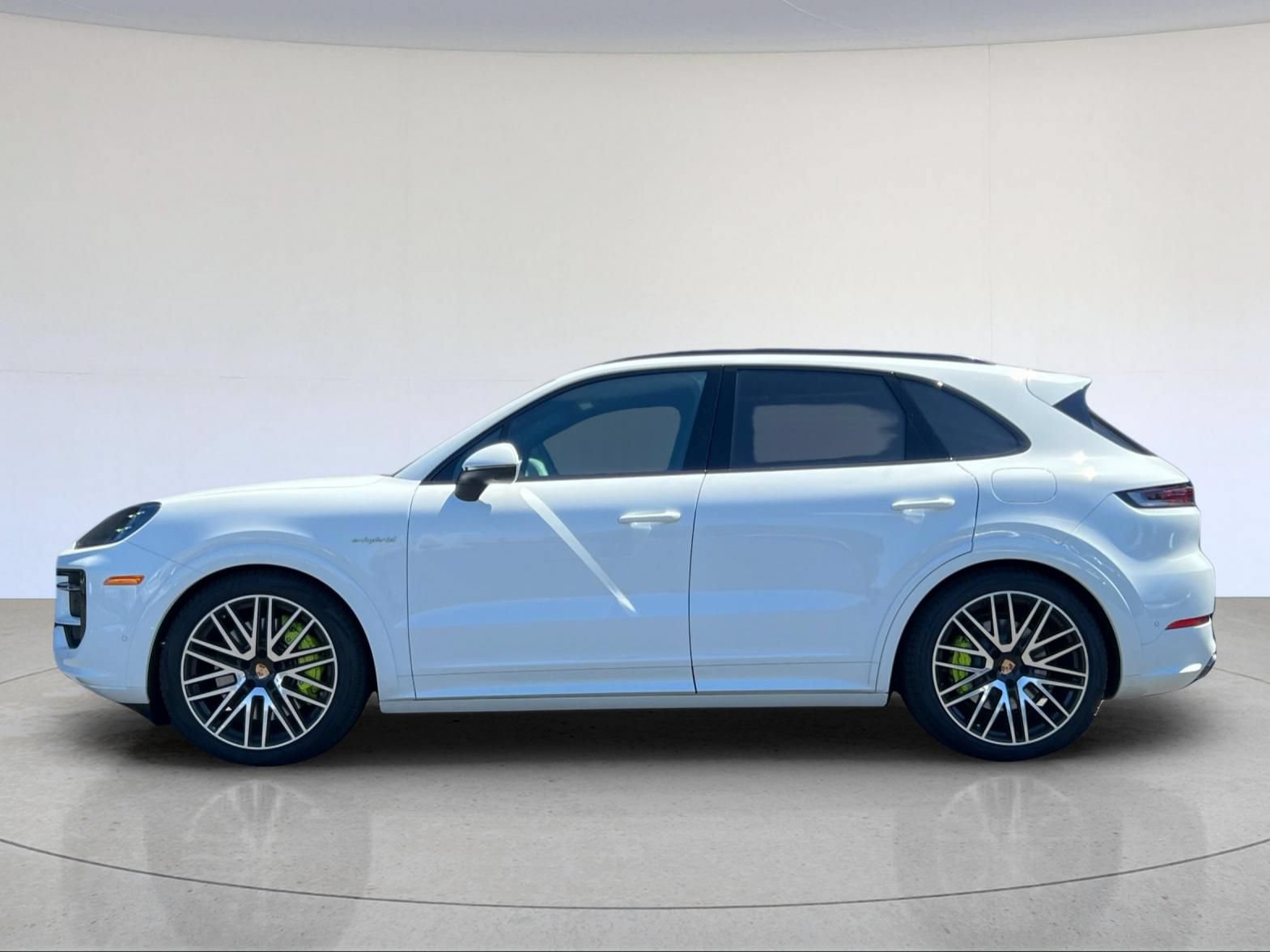 New 2025 Porsche Cayenne S AWD/4WD image 2