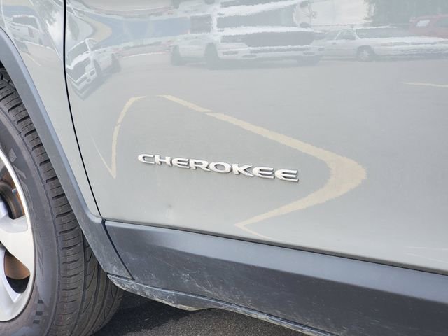 Certified 2022 Jeep Cherokee Limited AWD/4WD image 30