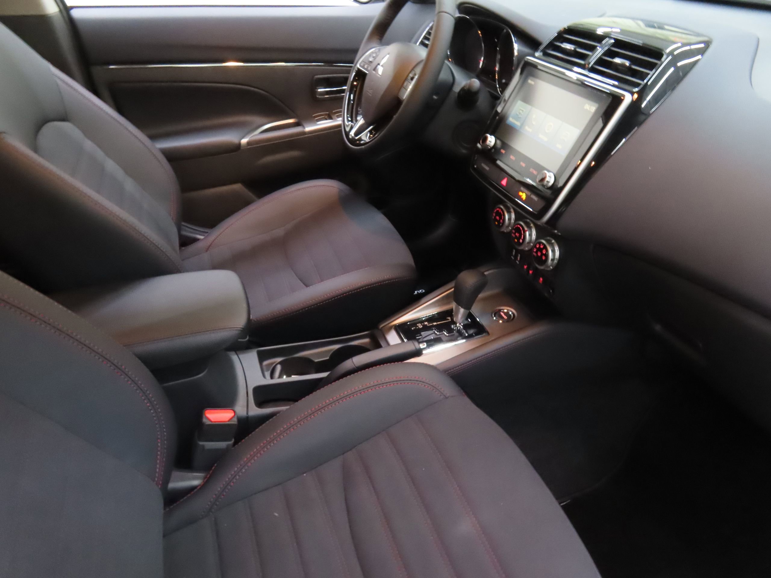 New 2025 Mitsubishi Outlander Sport SE image 23