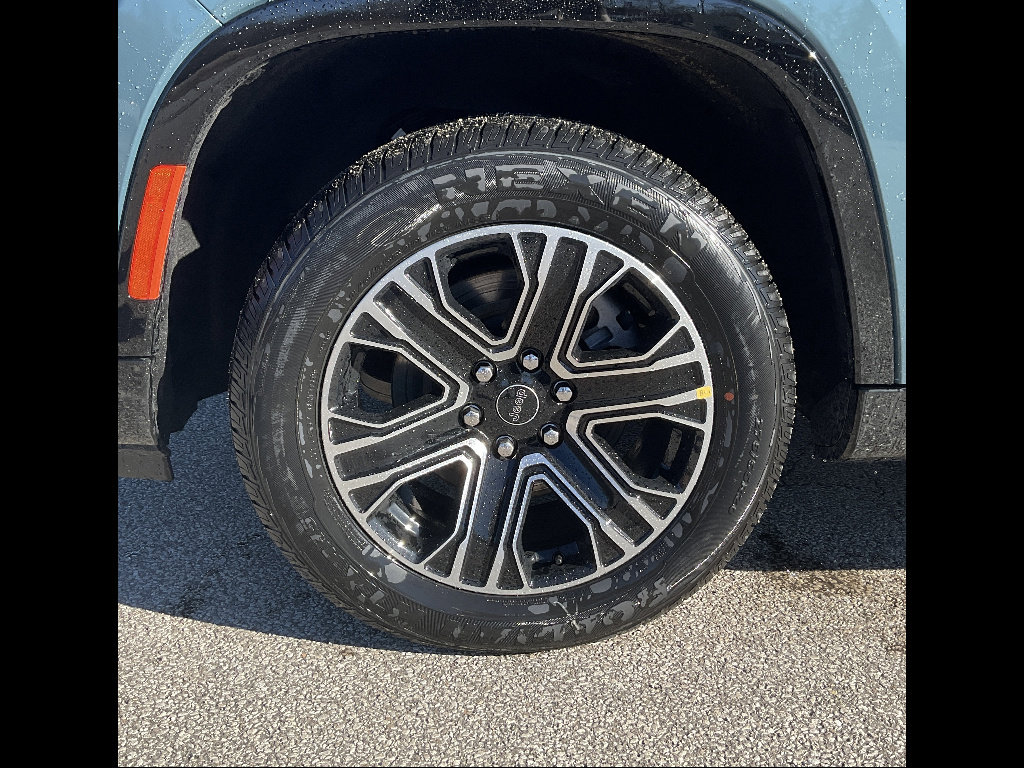 New 2026 Jeep Grand Wagoneer 4WD w/ Premium Group I image 16