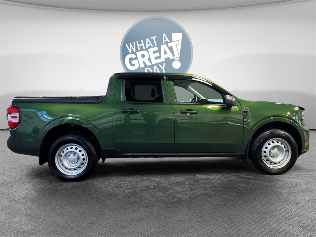 Used 2025 Ford Maverick XL image 2