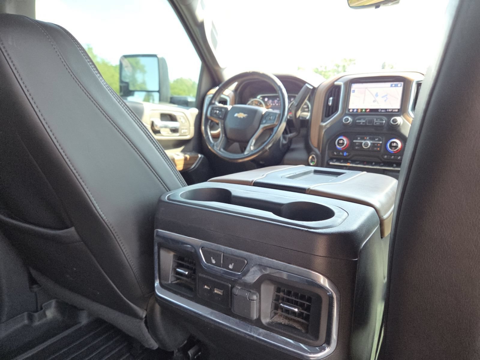 Used 2020 Chevrolet Silverado 2500 High Country w/ Technology Package AWD/4WD image 26