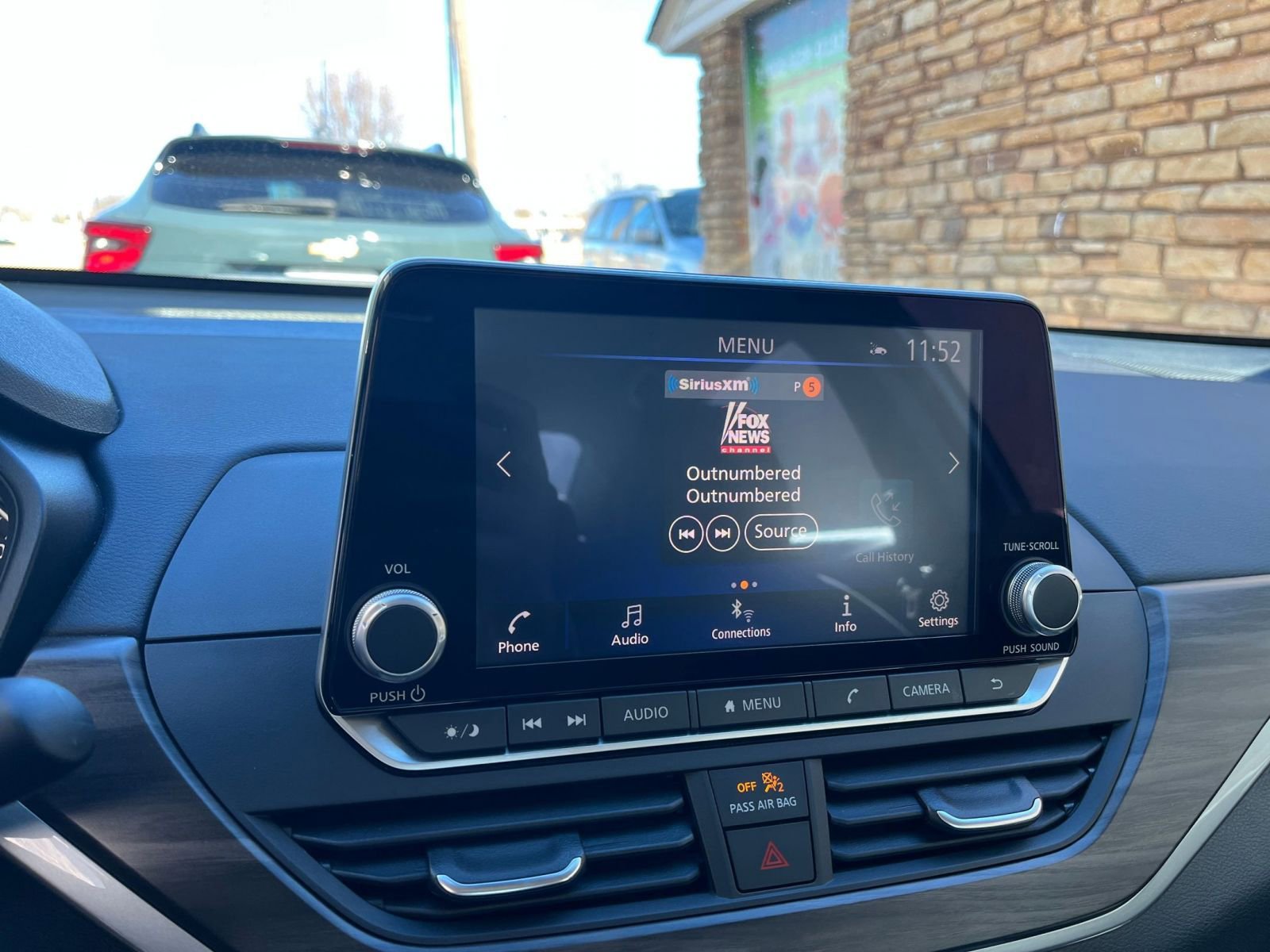 Used 2025 Nissan Altima 2.5 SV image 21