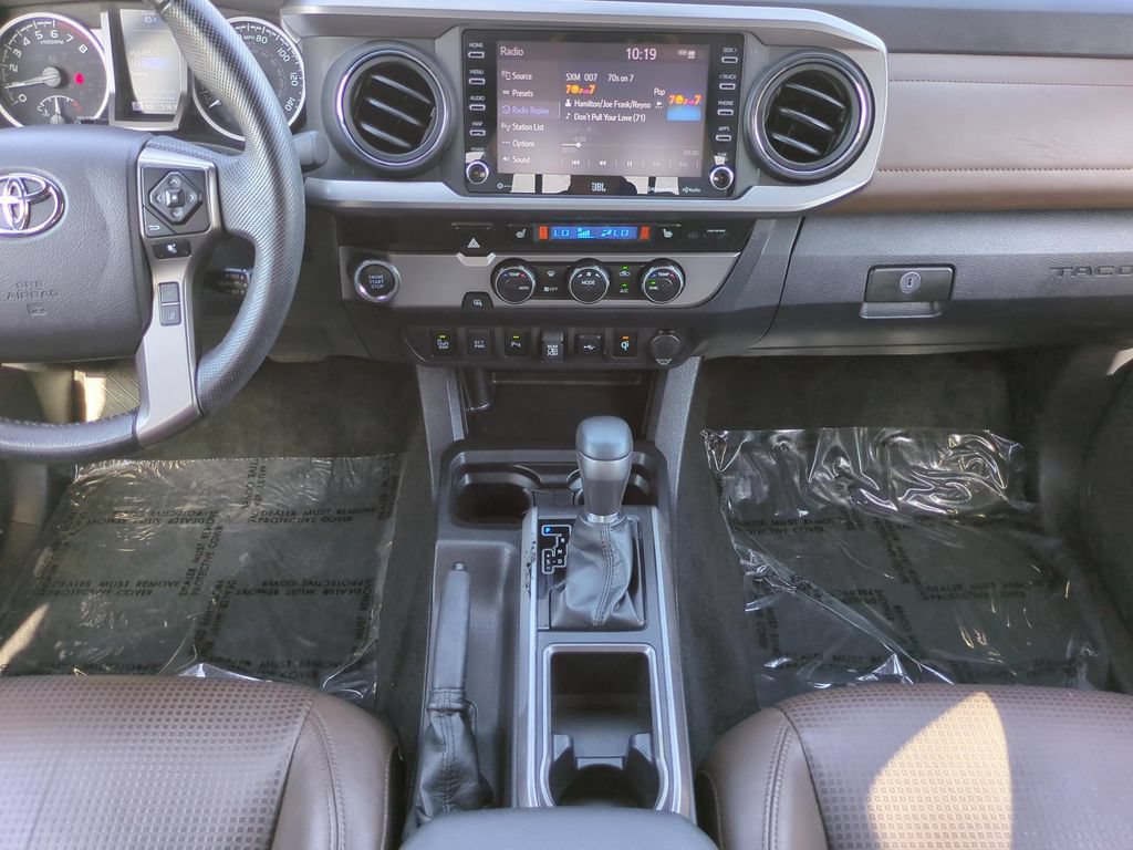 Used 2022 Toyota Tacoma Limited RWD image 18