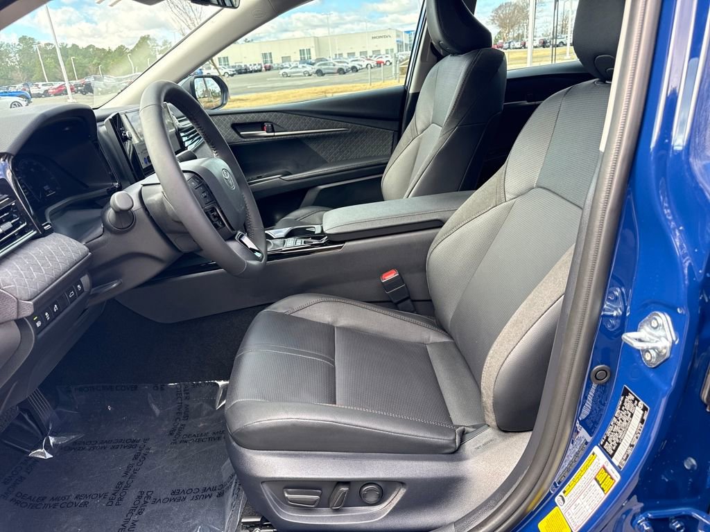 Used 2026 Toyota Camry XLE image 13