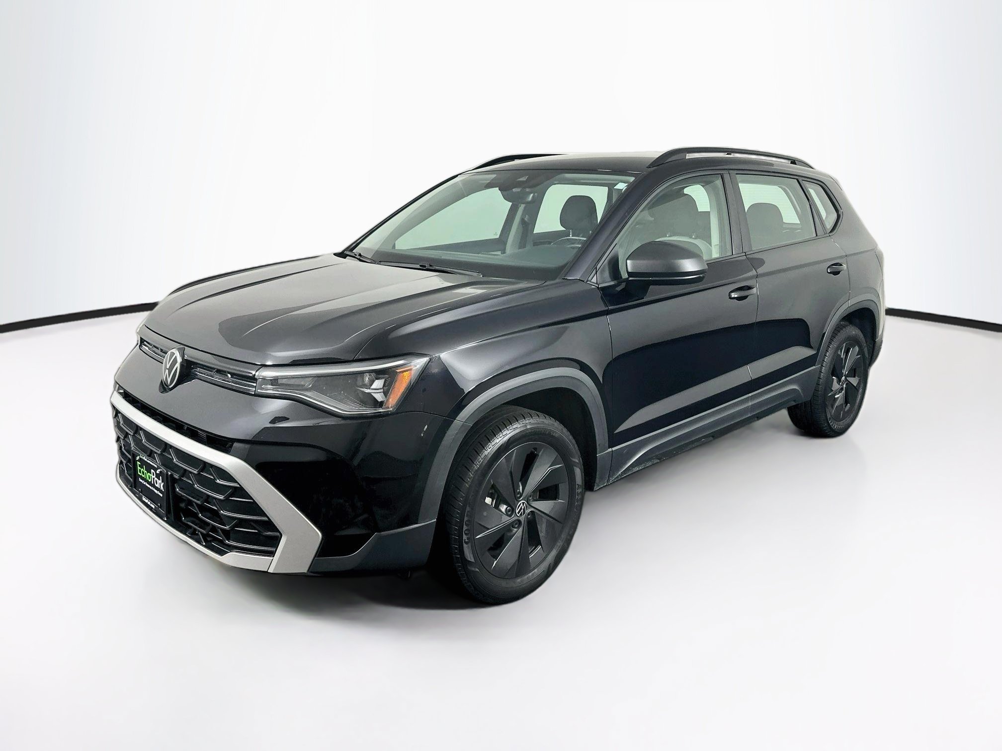 Used 2025 Volkswagen Taos S FWD image 3