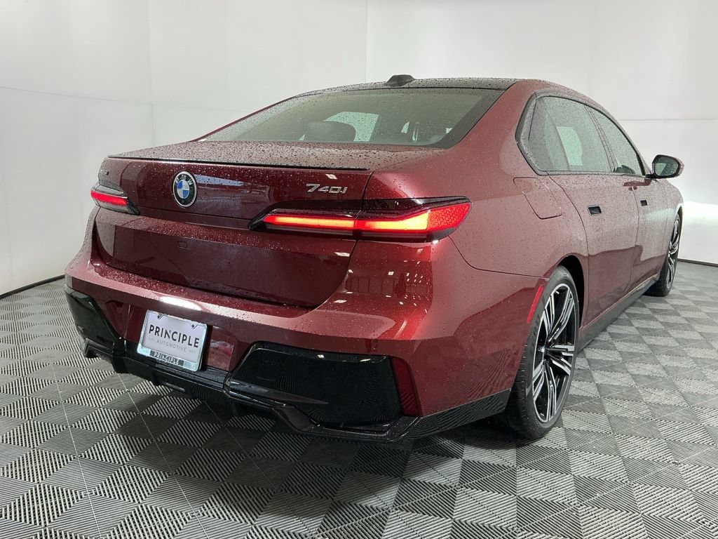 Certified 2025 BMW 740i xDrive w/ Premium Package AWD/4WD image 5
