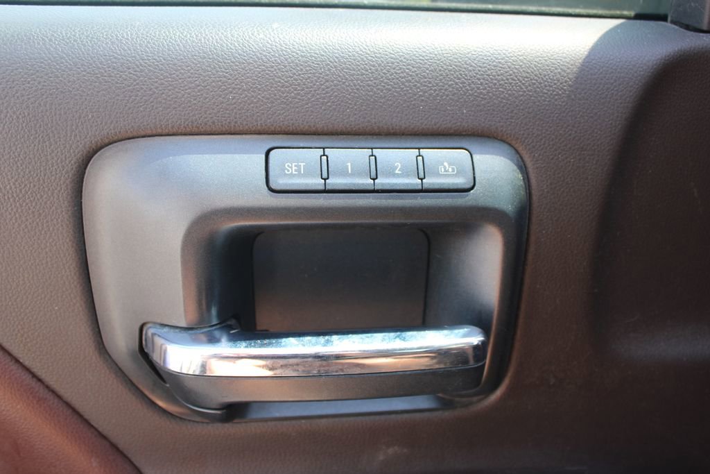 Used 2015 Chevrolet Silverado 2500 High Country w/ High Country Premium Package AWD/4WD image 25