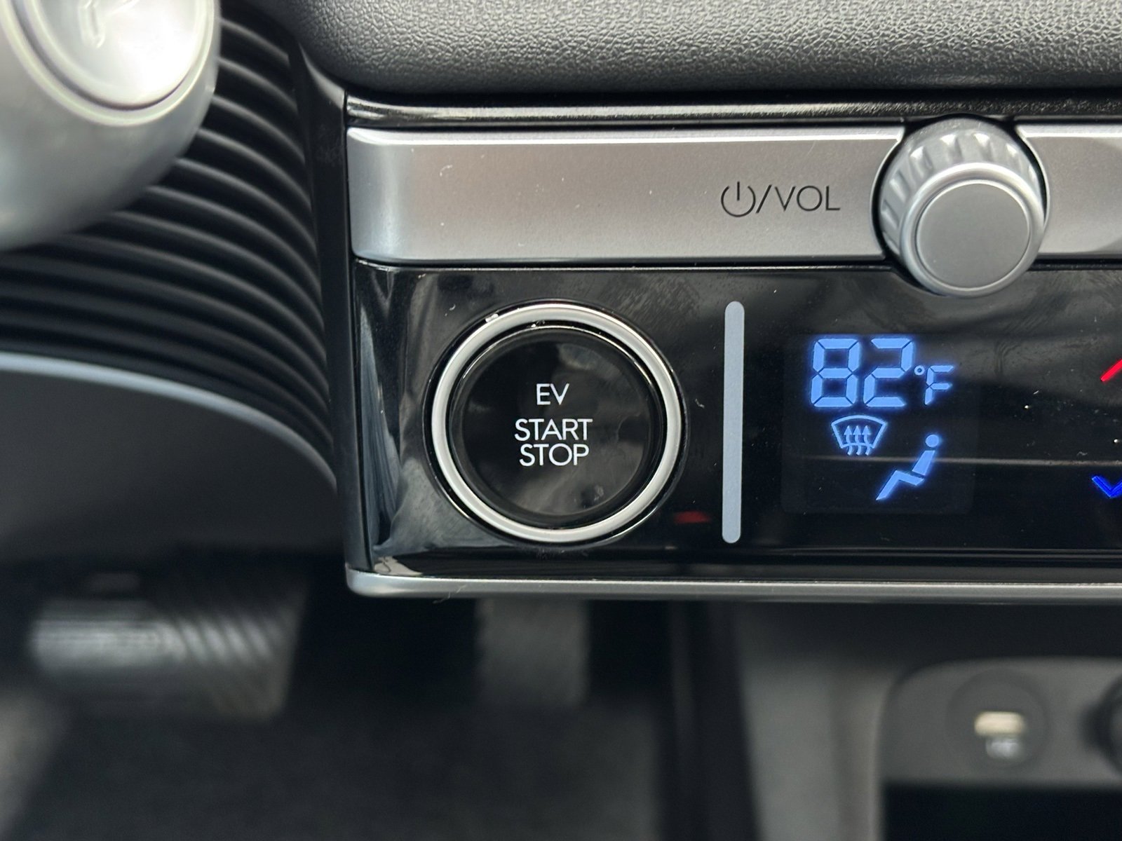 Certified 2022 Hyundai Ioniq 5 Limited w/ Cargo Package image 24