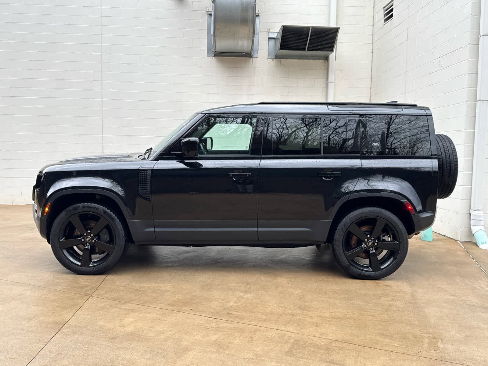 Certified 2024 Land Rover Defender 110 S image 5