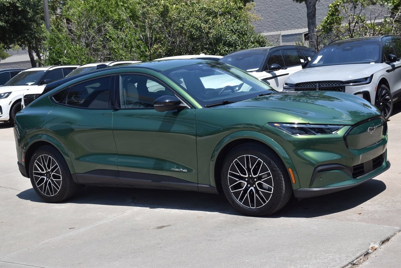 Certified 2025 Ford Mustang Mach-E Premium AWD/4WD image 5