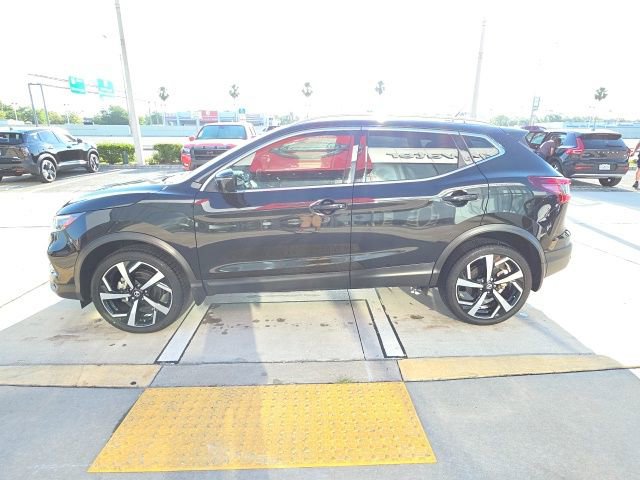 Used 2022 Nissan Rogue Sport SL w/ Premium Package image 7