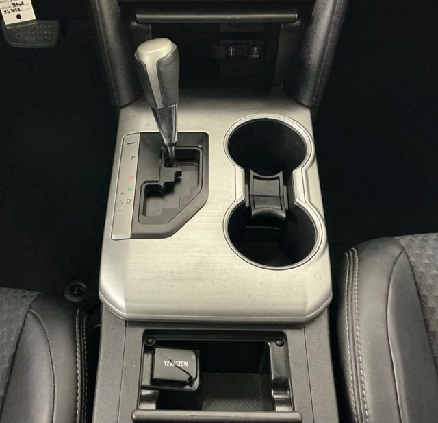 Used 2014 Toyota Camry SE FWD image 17
