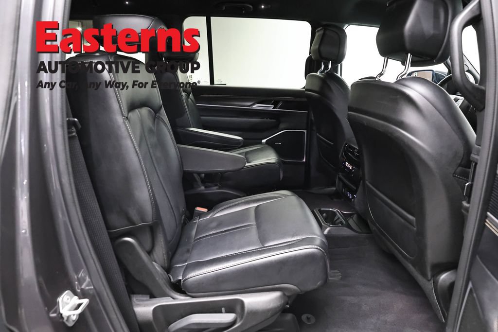 Used 2024 Jeep Wagoneer Series II AWD/4WD image 25
