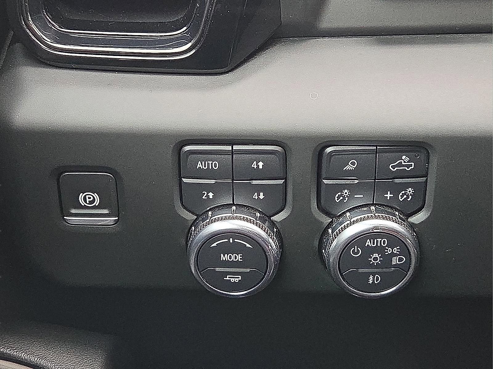 Used 2025 GMC Sierra 2500 AT4 w/ AT4 Premium Plus Package AWD/4WD image 22