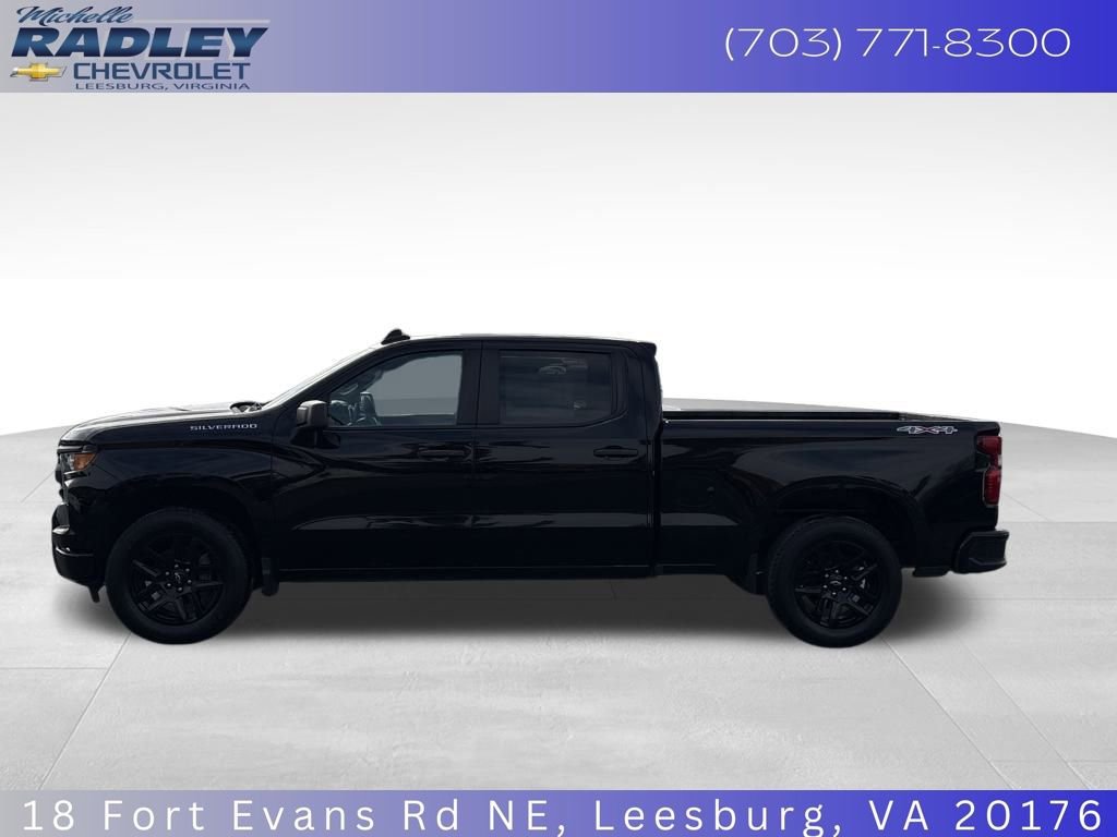 Used 2023 Chevrolet Silverado 1500 Custom image 2