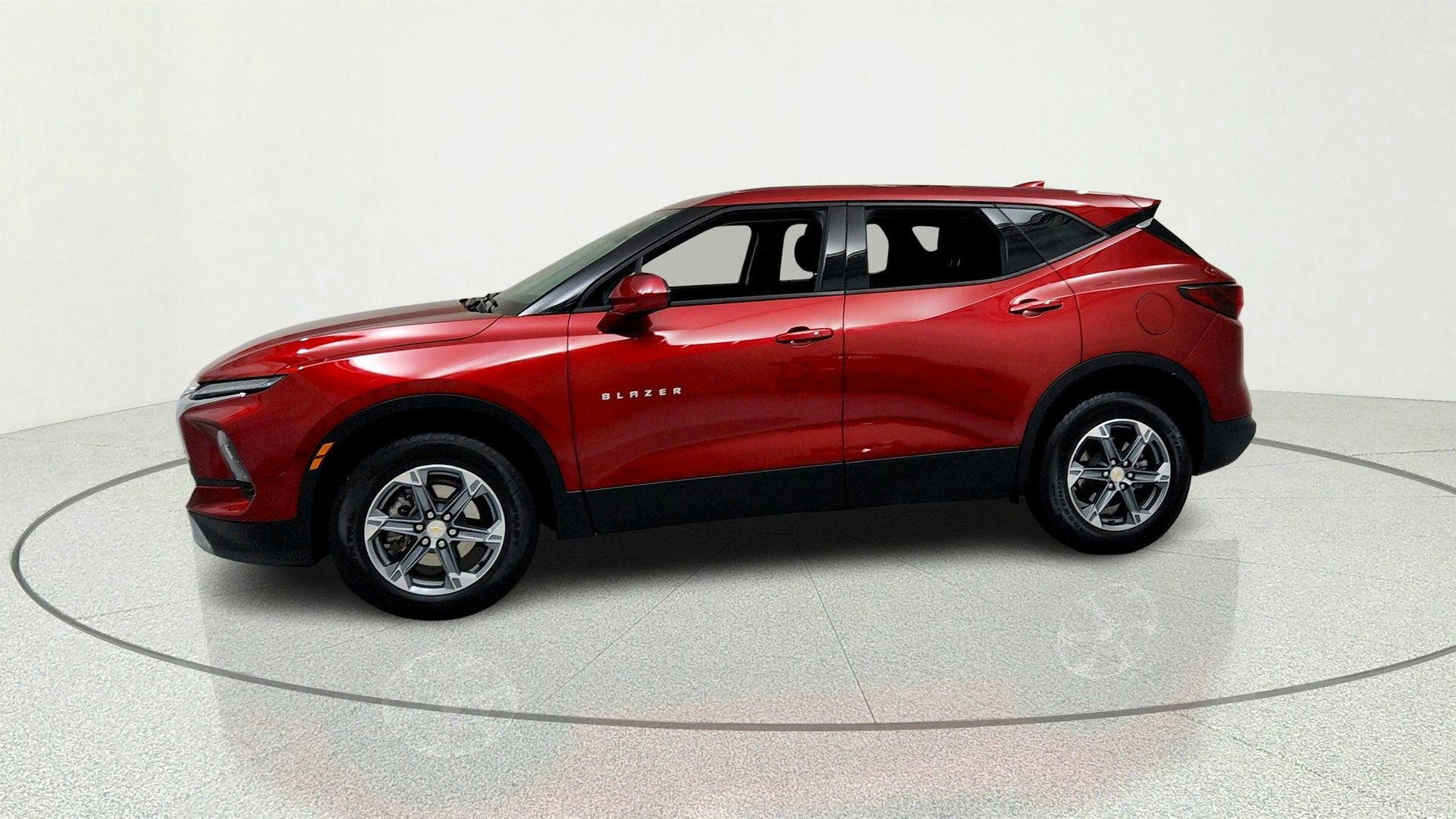 Used 2024 Chevrolet Blazer LT w/ LPO, Floor Liner Package FWD image 2