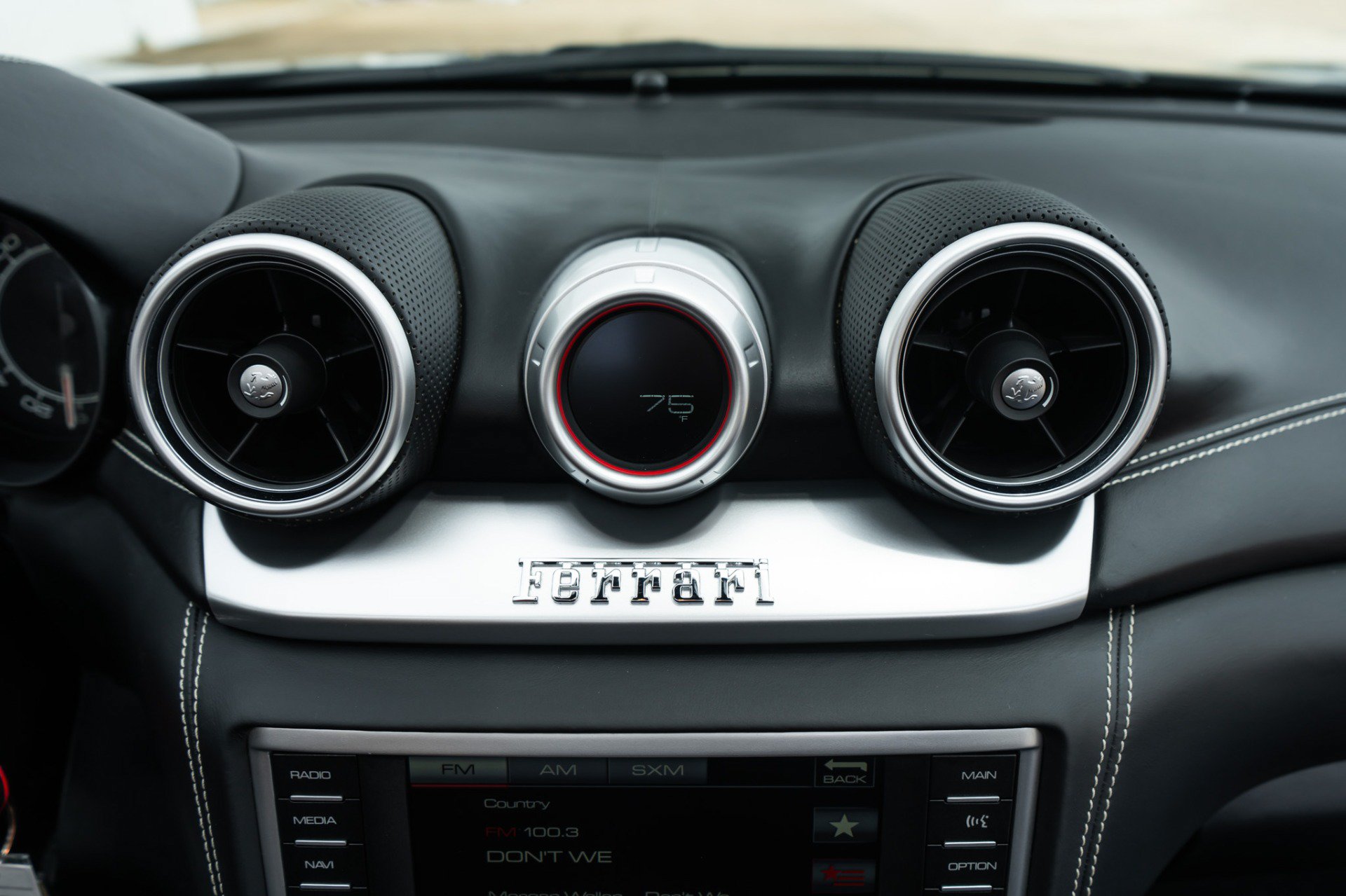 Used 2018 Ferrari California T RWD image 22
