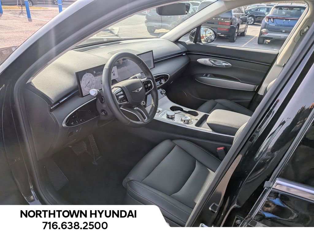 Used 2026 Genesis GV70 2.5T Select image 12