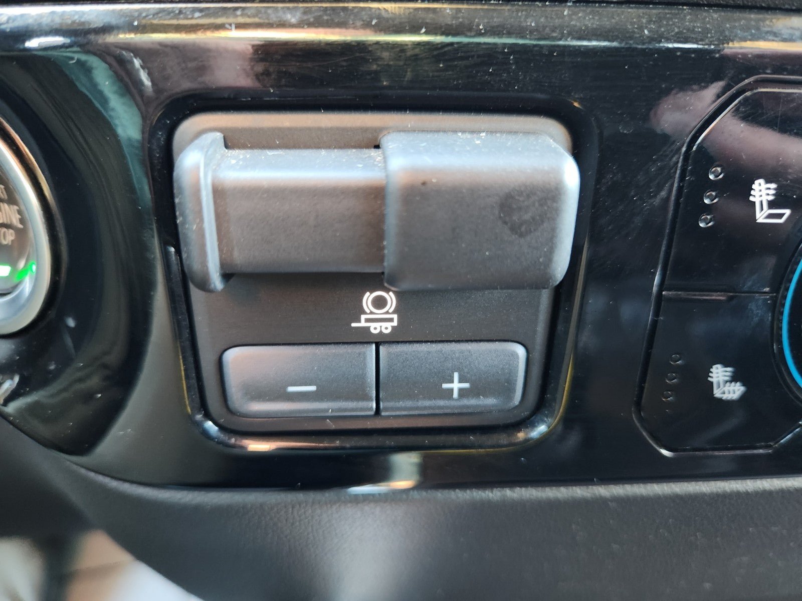 Used 2025 Chevrolet Silverado 1500 RST AWD/4WD image 45