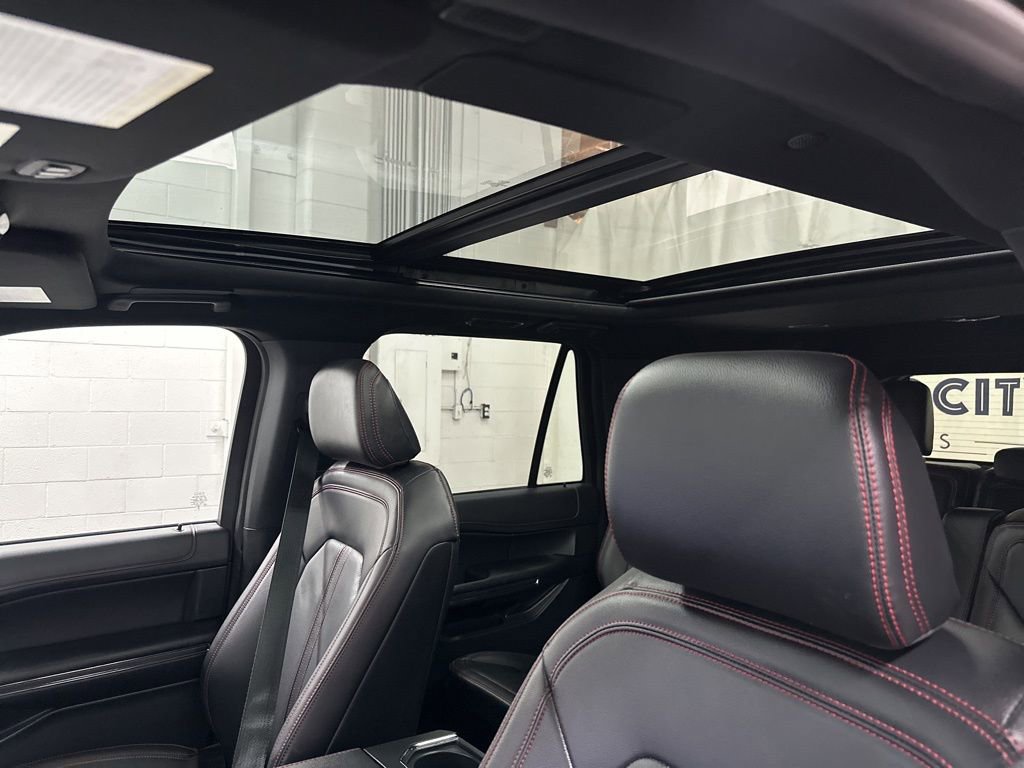 Used 2024 Ford Expedition Limited image 31