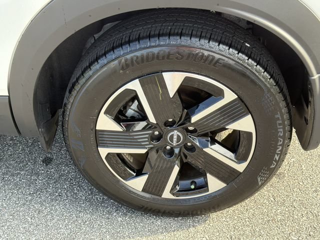 Certified 2026 Nissan Kicks SV w/ SV Premium Package AWD/4WD image 21