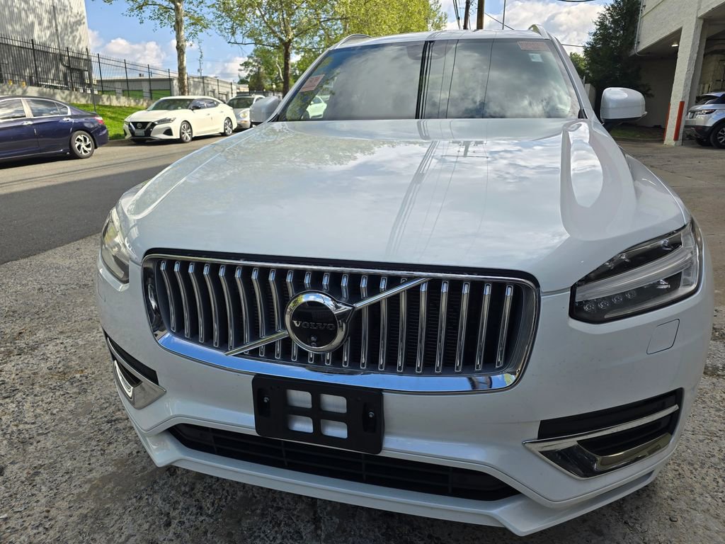 Certified 2024 Volvo XC90 B5 Plus w/ Protection Package Premier AWD/4WD image 18